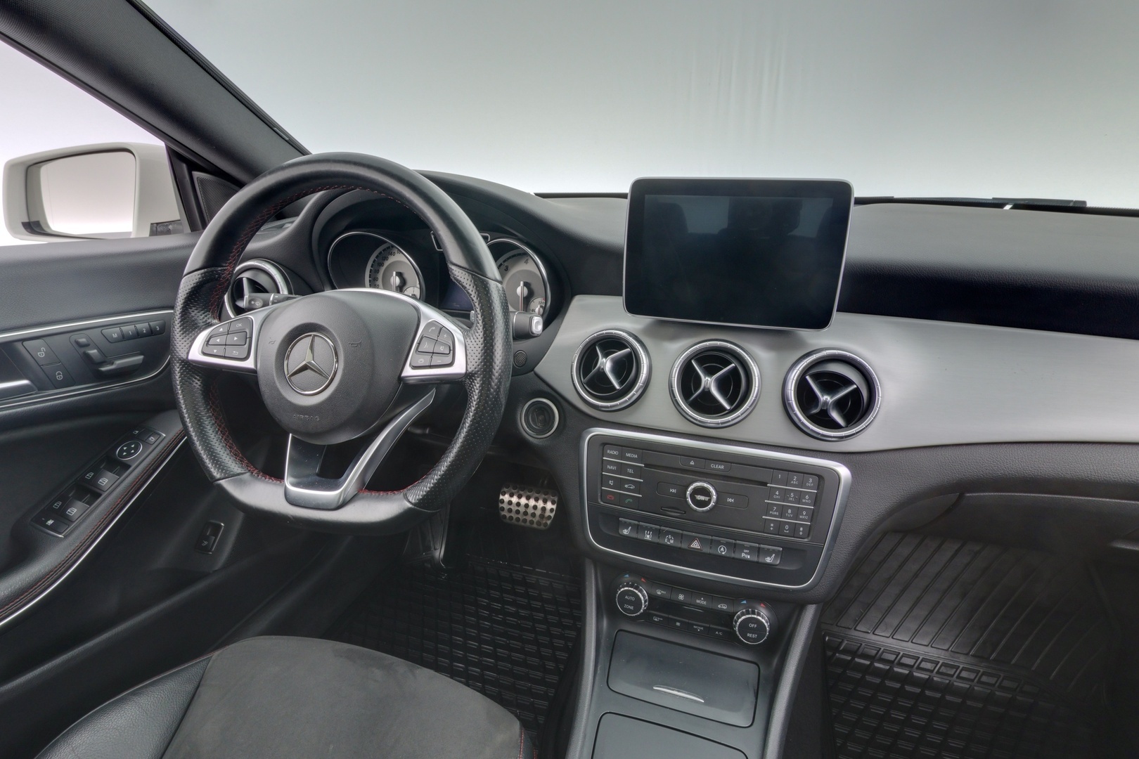 MERCEDES-BENZ CLA 2015