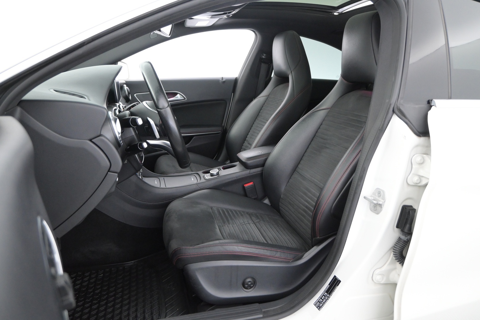 MERCEDES-BENZ CLA 2015