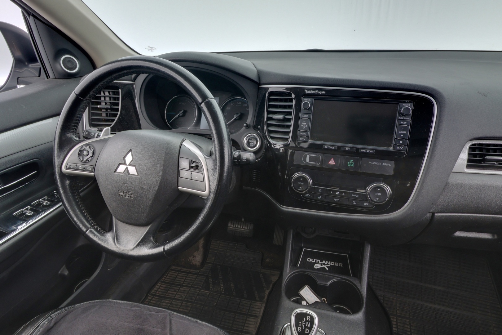 MITSUBISHI Outlander 2014