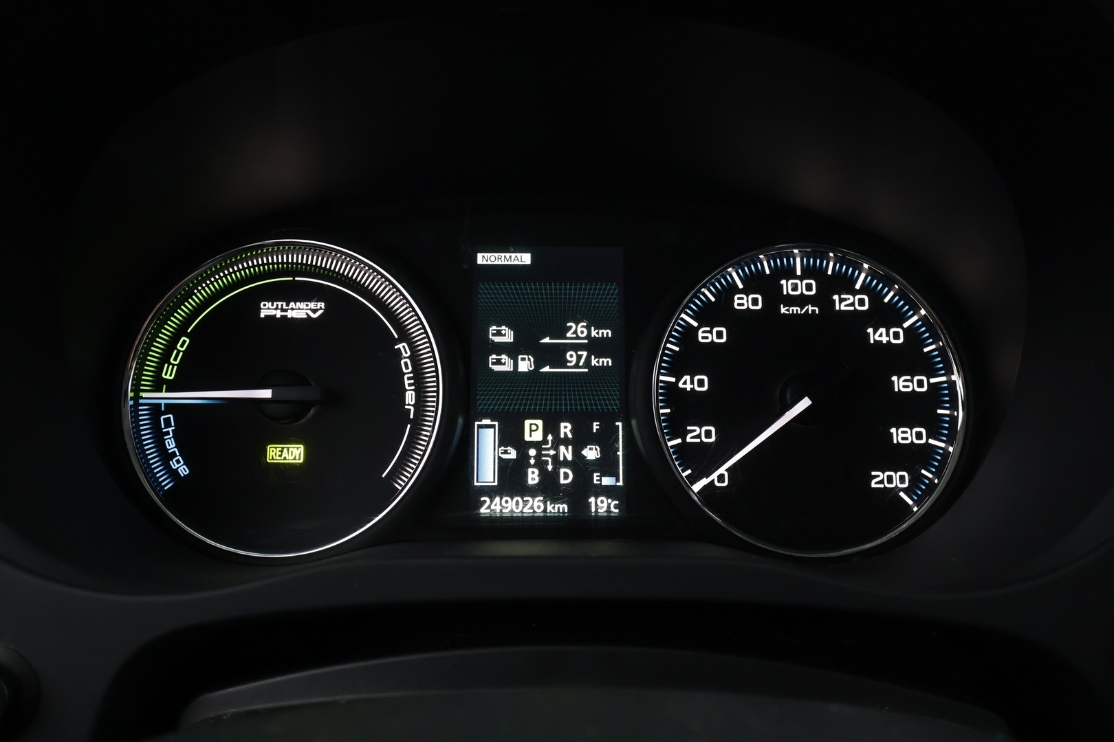 MITSUBISHI Outlander 2014