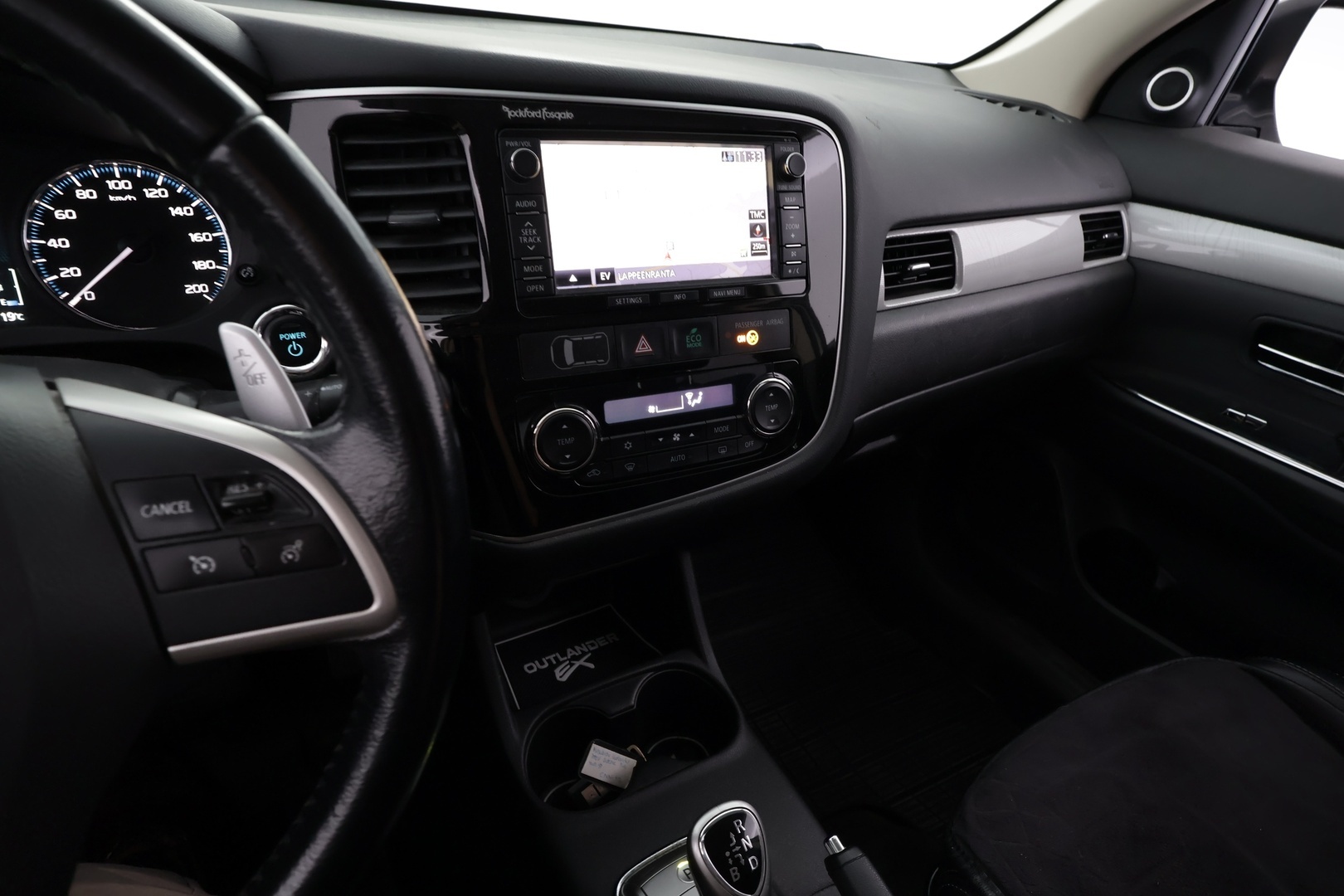MITSUBISHI Outlander 2014
