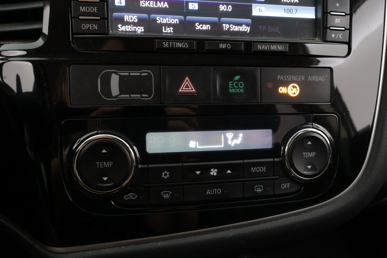 MITSUBISHI Outlander 2014