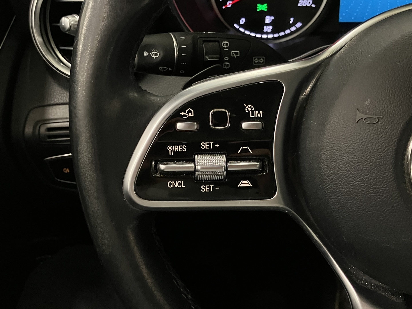 MERCEDES-BENZ GLC 2021