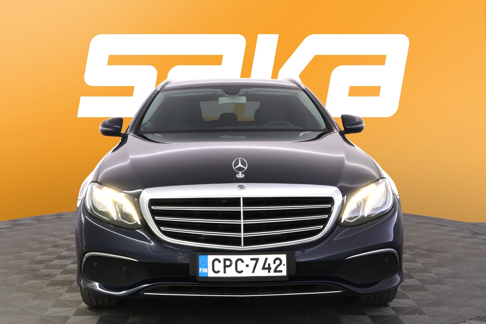 MERCEDES-BENZ E 2018