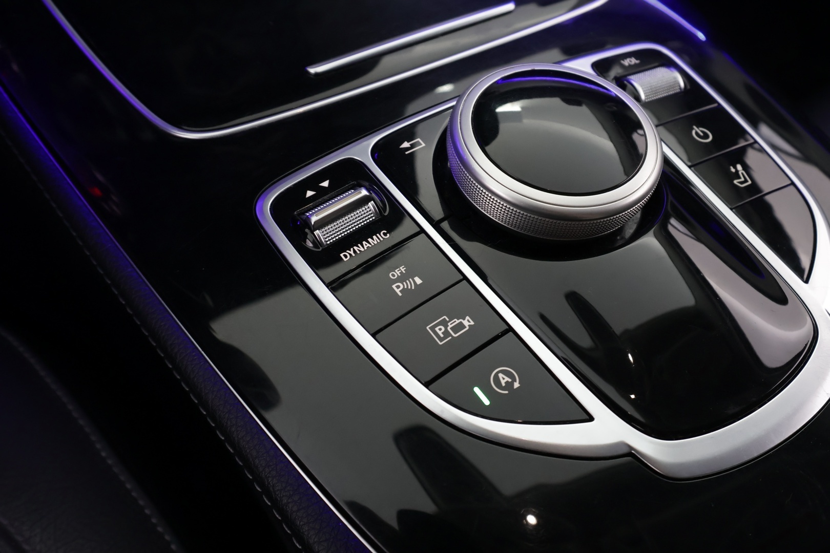 MERCEDES-BENZ E 2018