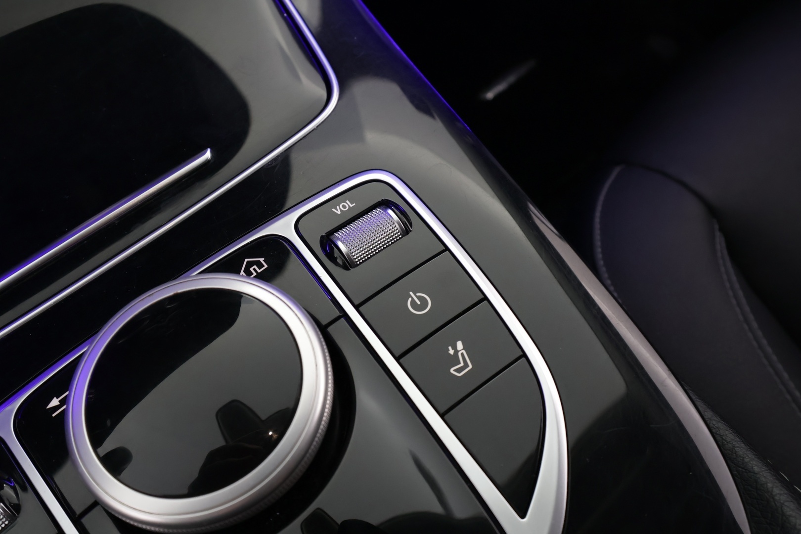 MERCEDES-BENZ E 2018