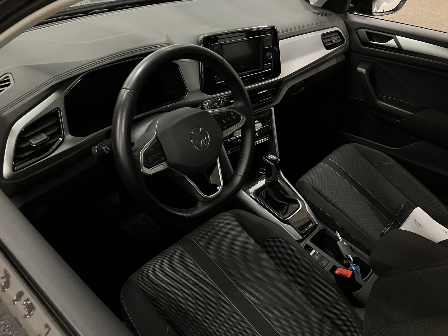 VOLKSWAGEN T-Roc 2024