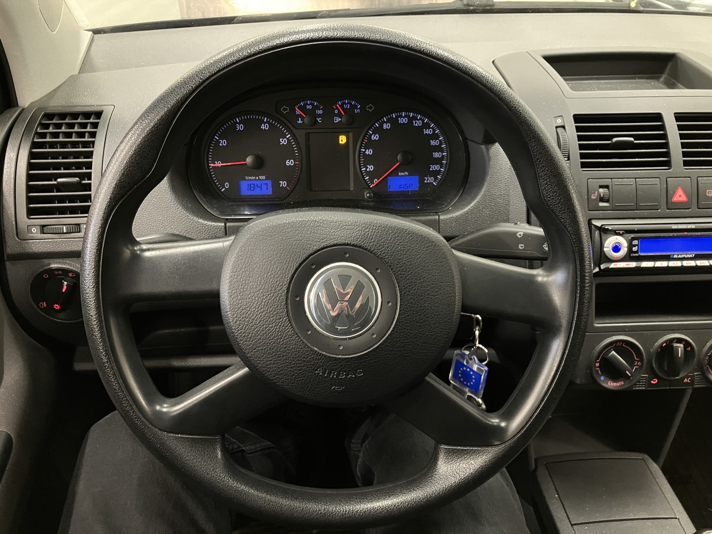 VOLKSWAGEN Polo 2006