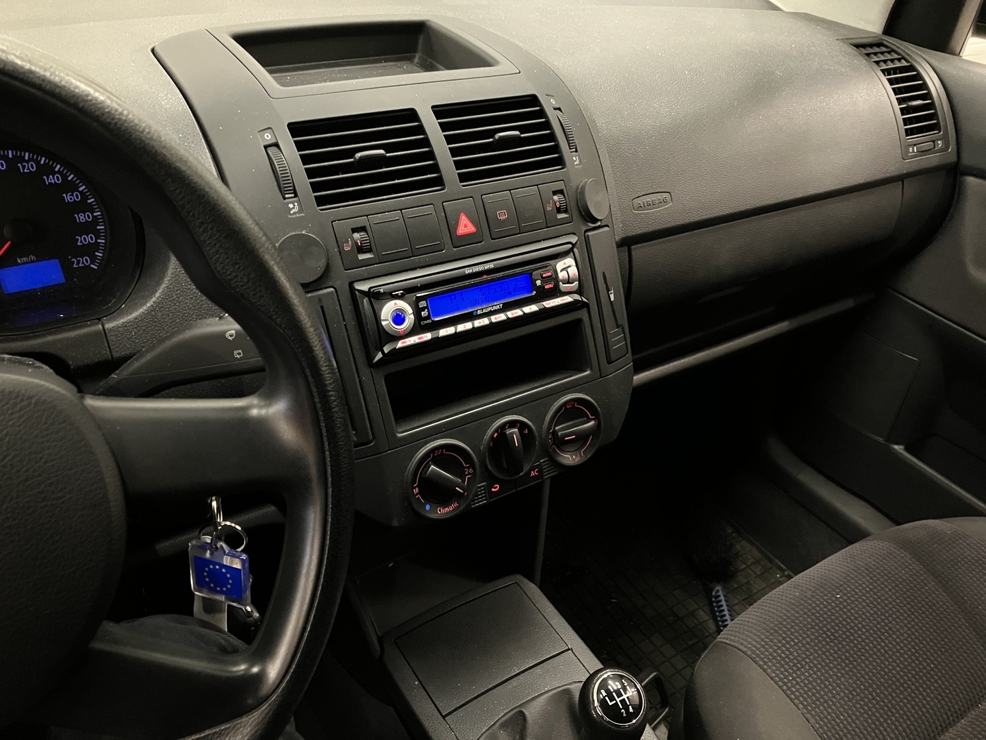 VOLKSWAGEN Polo 2006