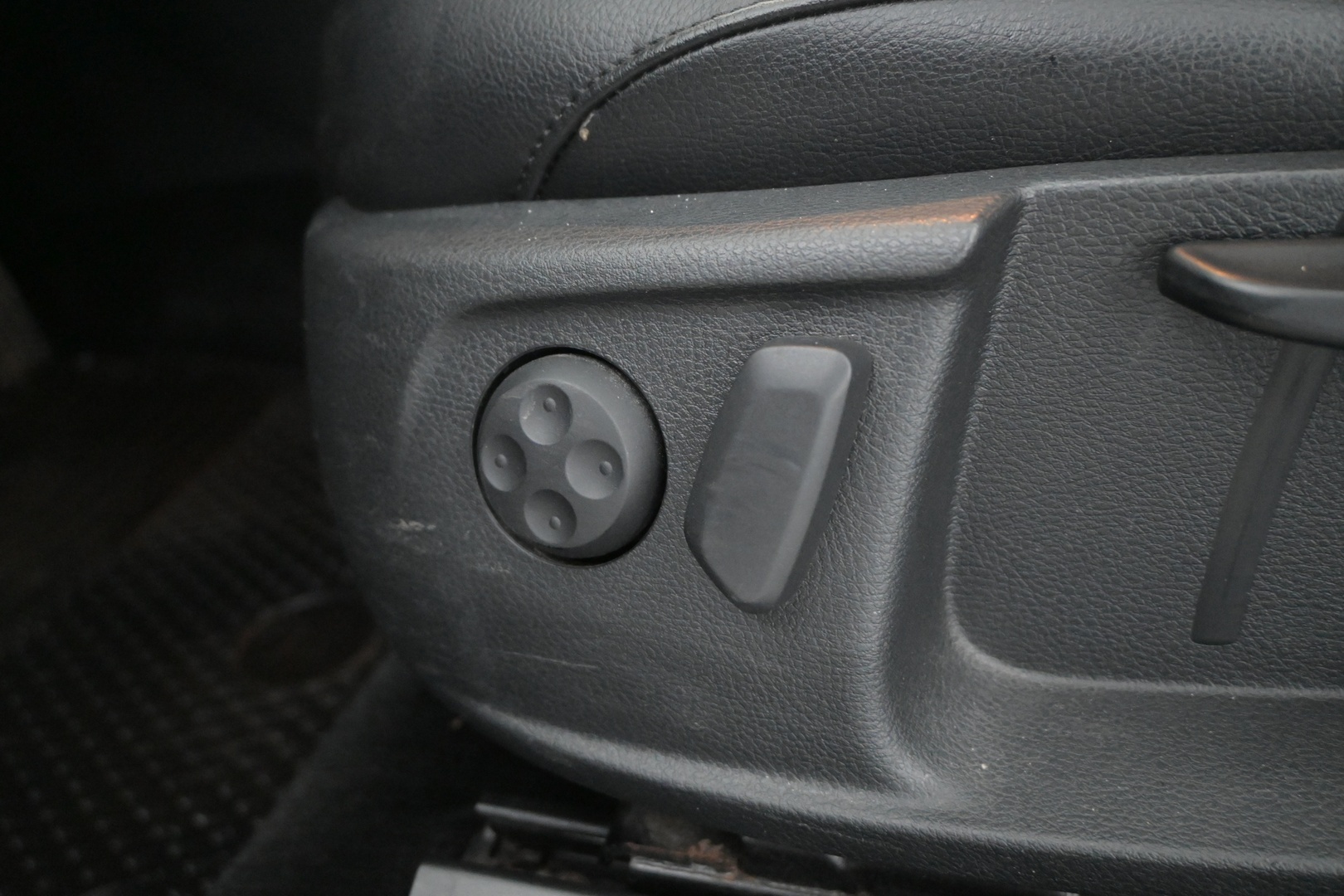 VOLKSWAGEN Passat 2012