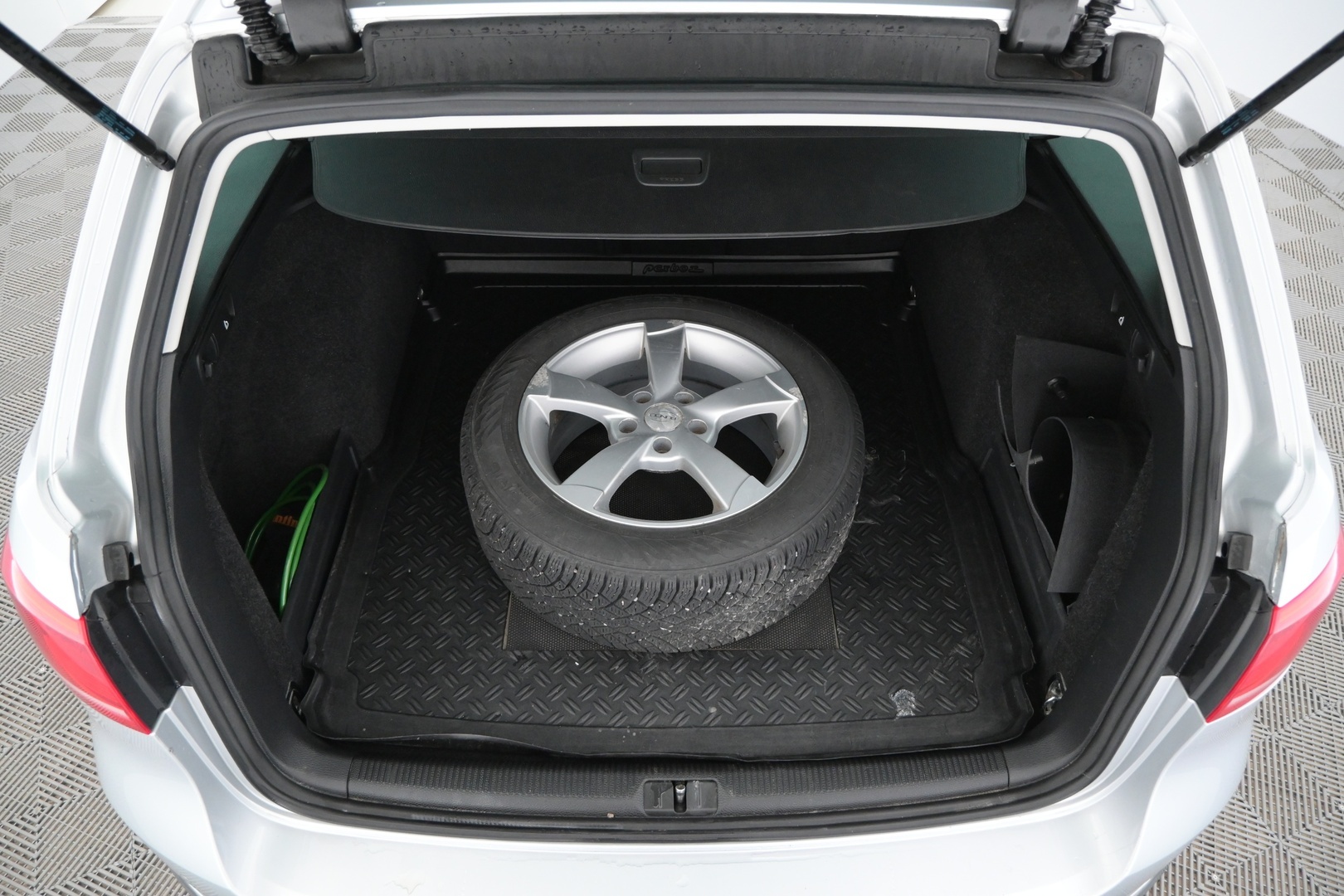 VOLKSWAGEN Passat 2012