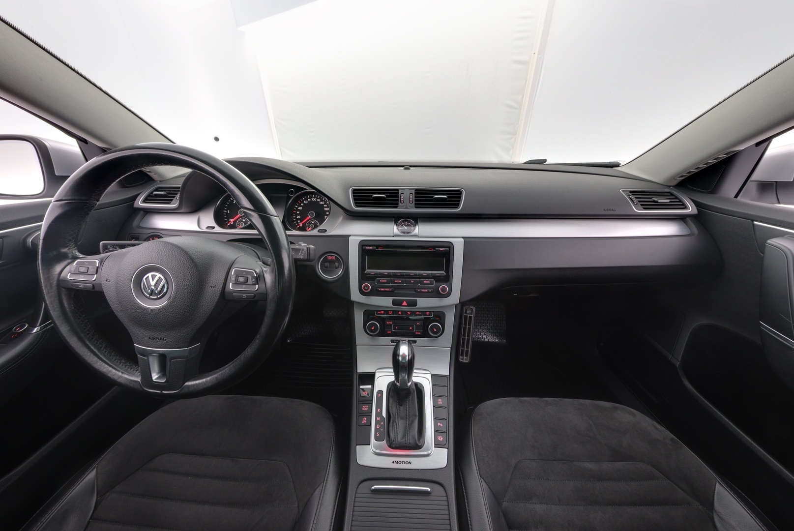 VOLKSWAGEN Passat 2012