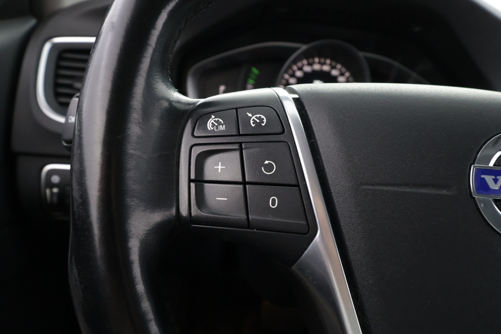 VOLVO V60 2014