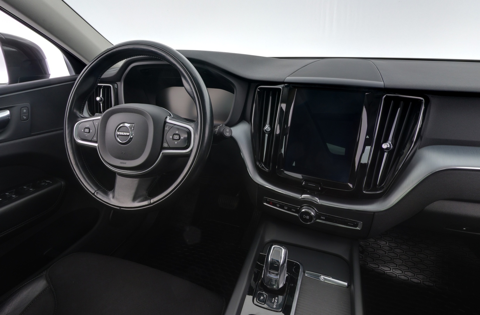 VOLVO XC60 2018