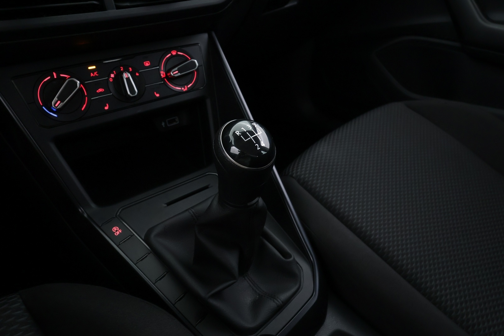 VOLKSWAGEN Polo 2018