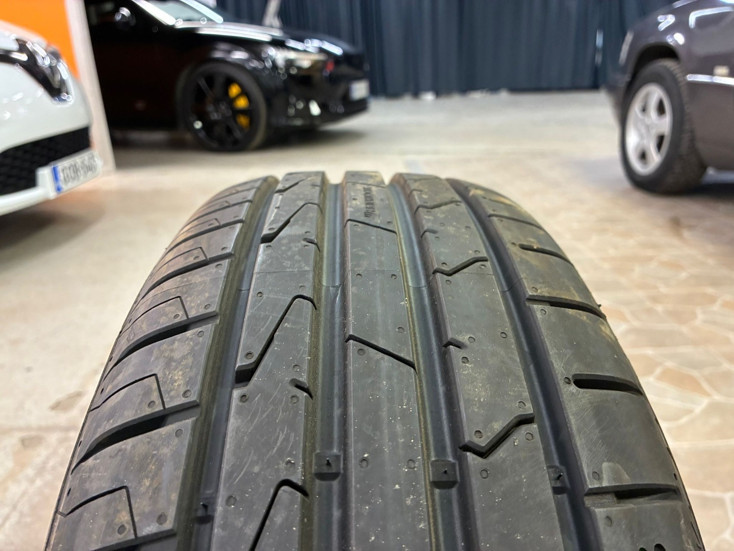 MERCEDES-BENZ E 1995