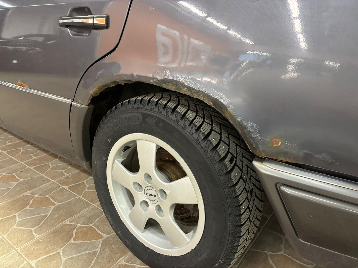 MERCEDES-BENZ E 1995