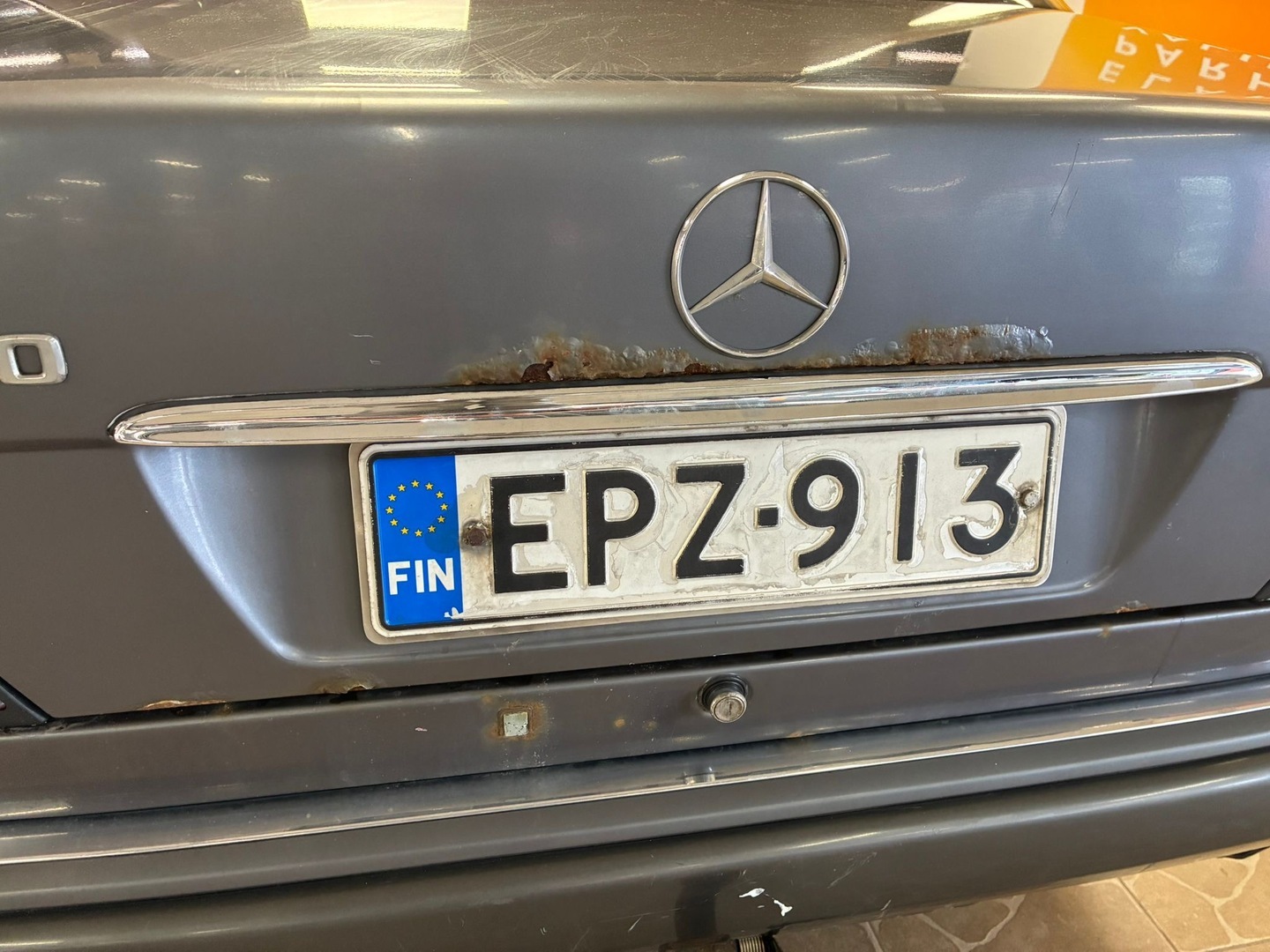 MERCEDES-BENZ E 1995