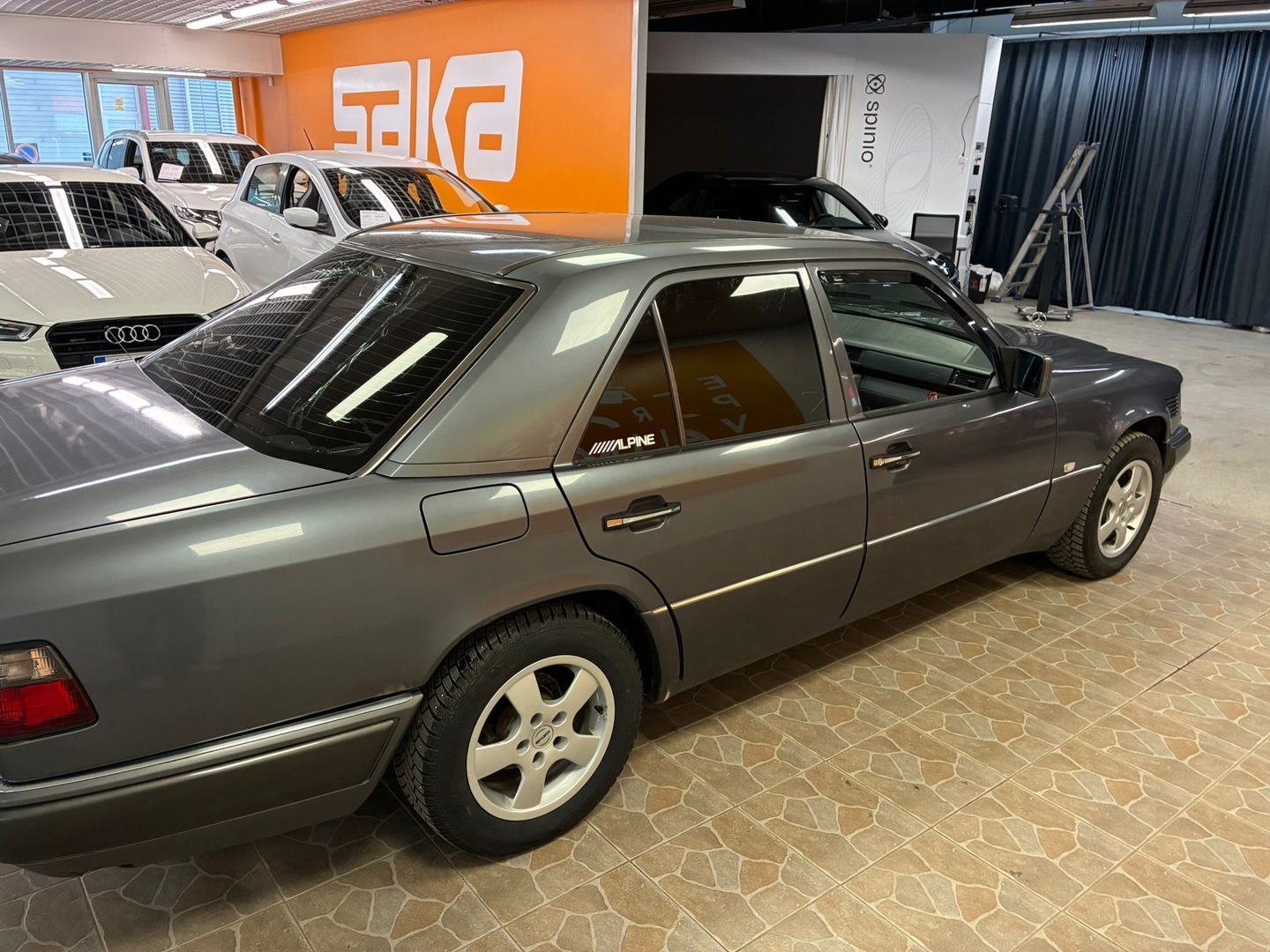 MERCEDES-BENZ E 1995