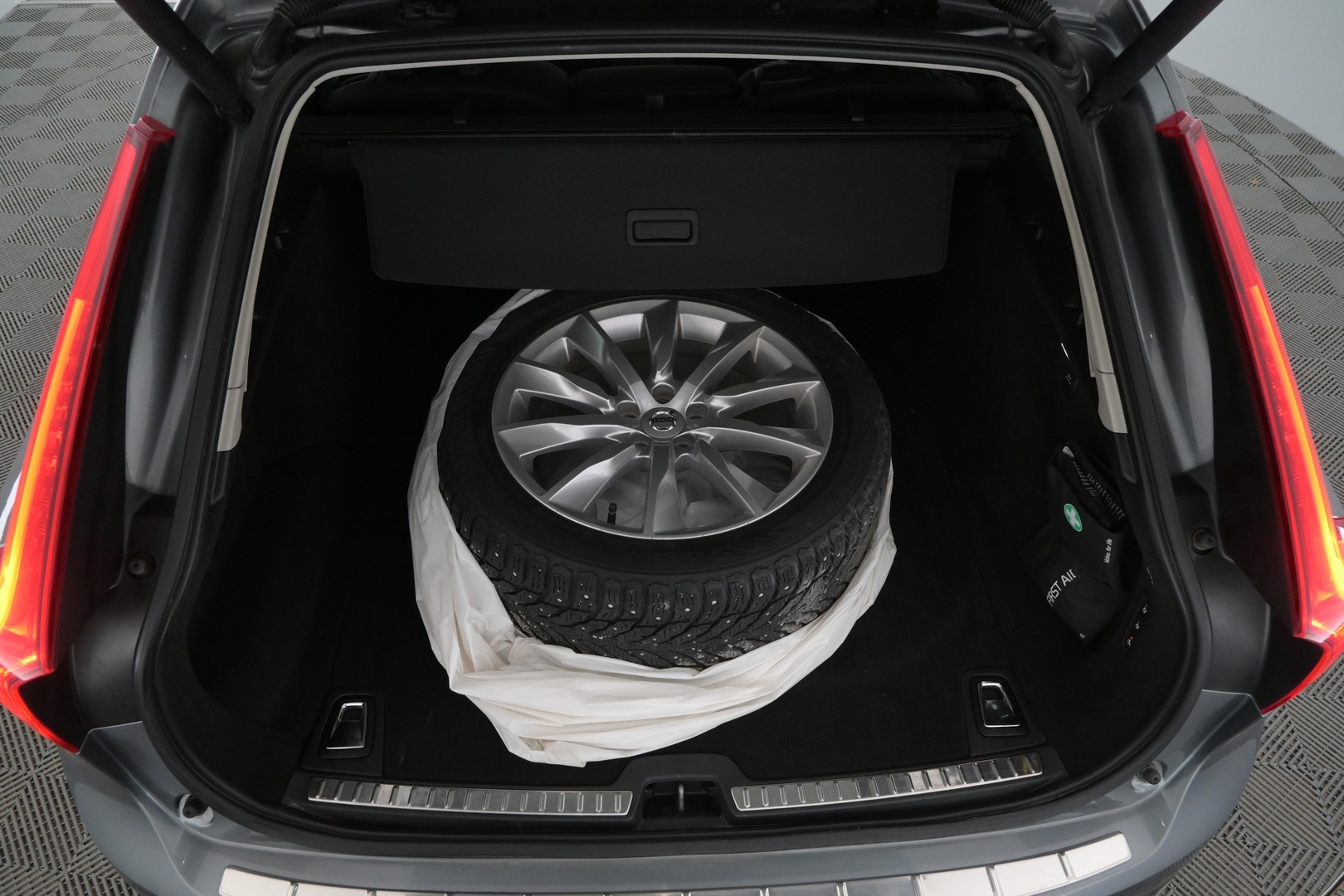 VOLVO V90 2019