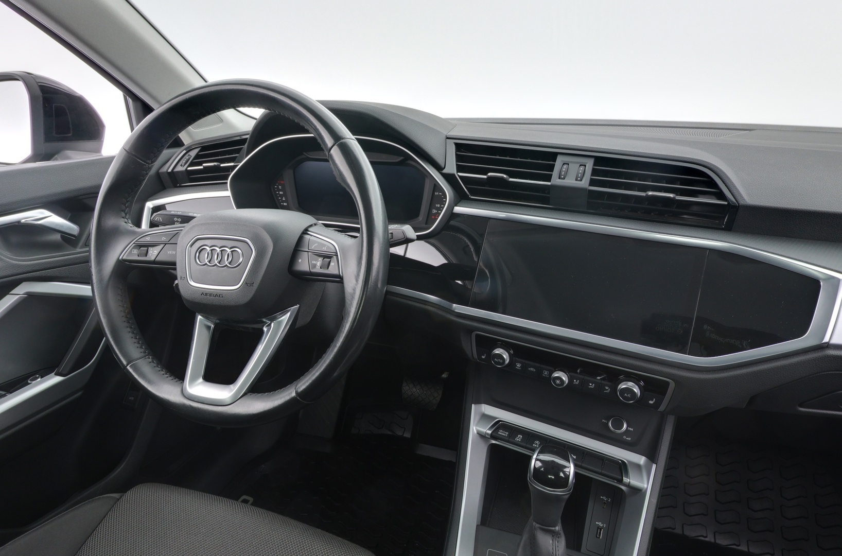 AUDI Q3 2019