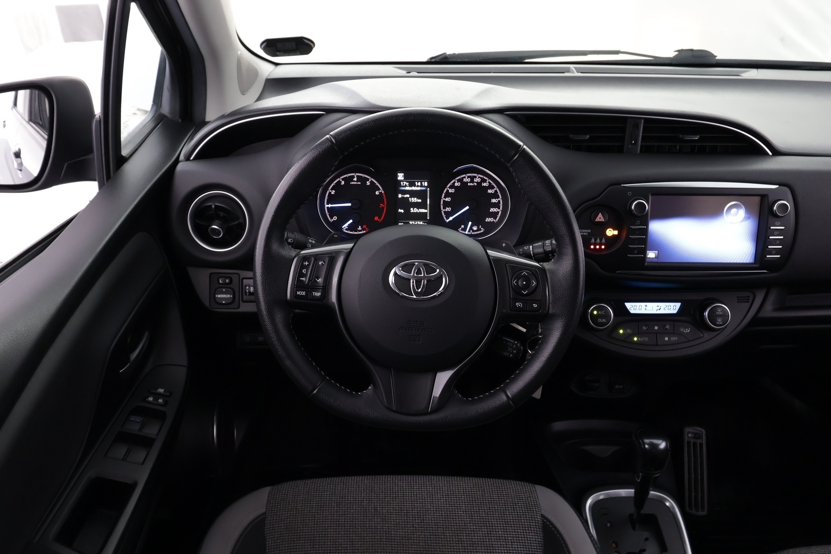 TOYOTA Yaris 2019