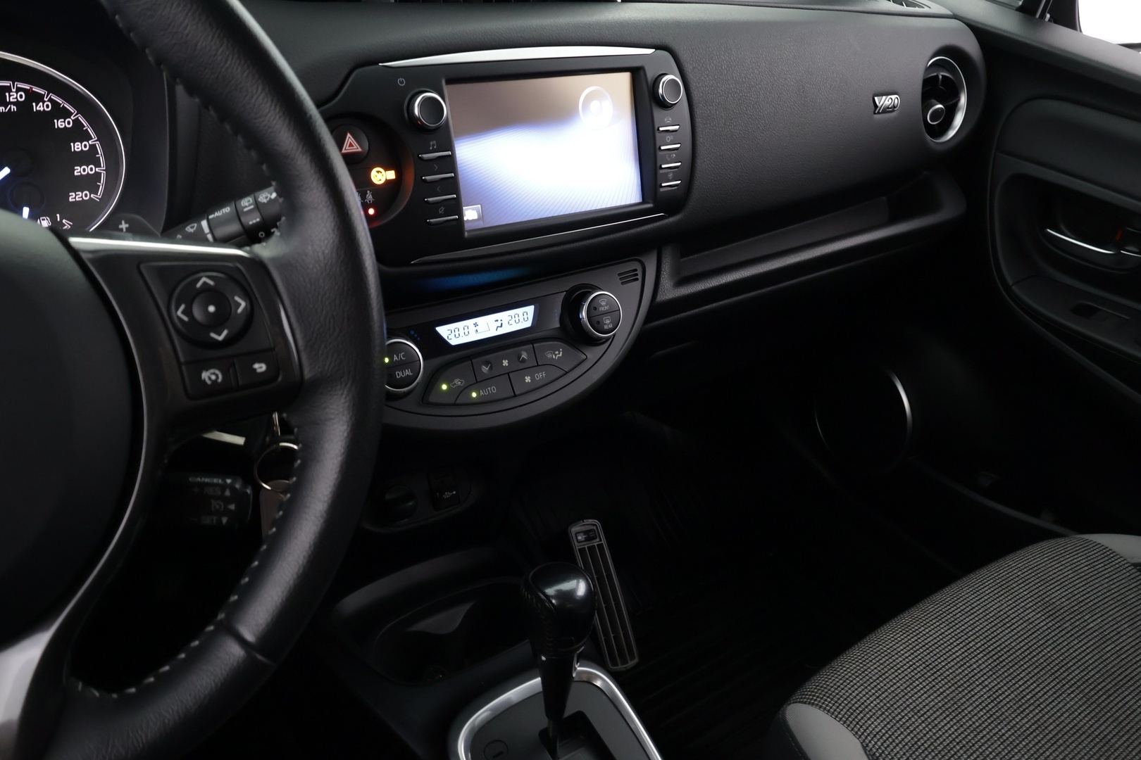 TOYOTA Yaris 2019