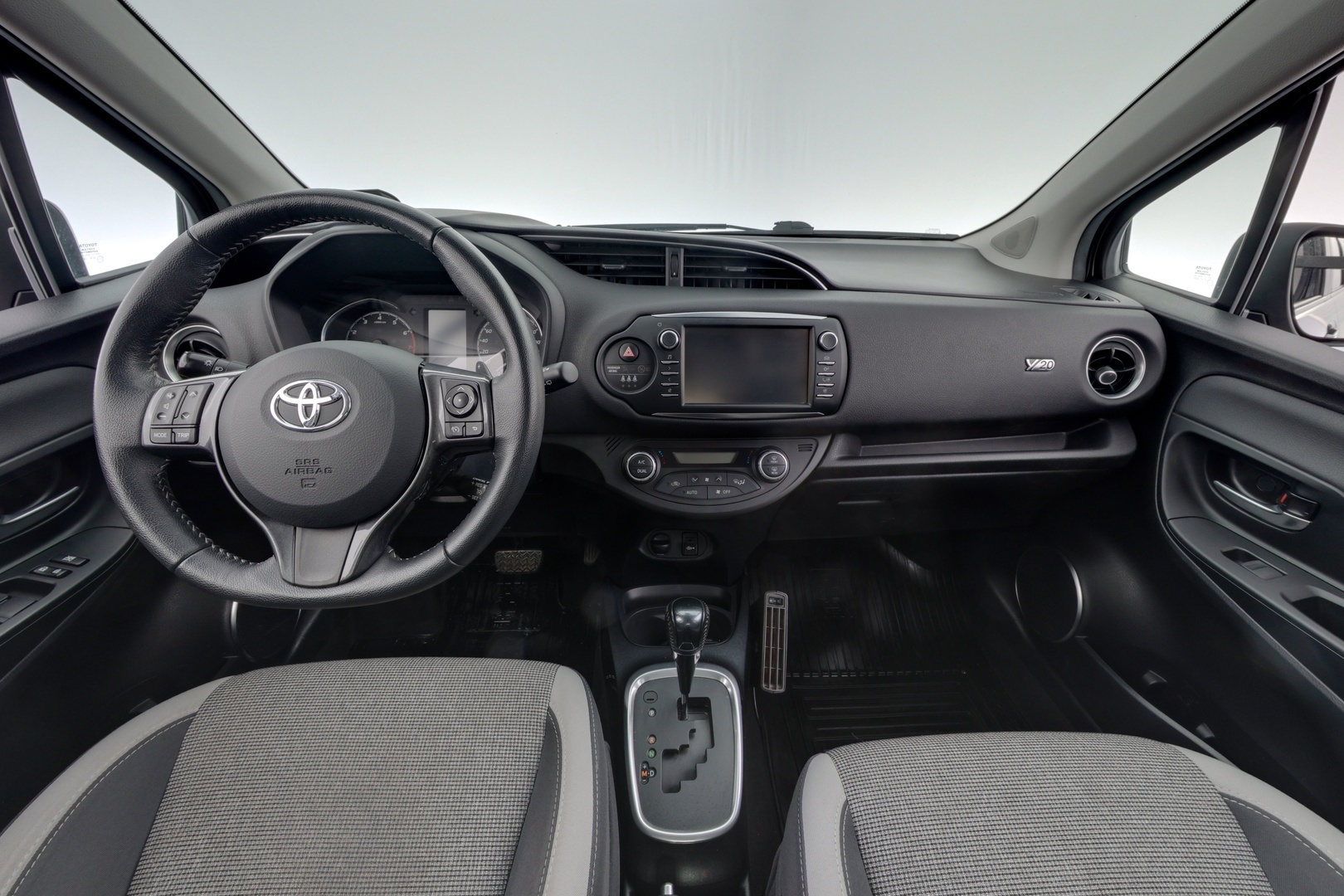 TOYOTA Yaris 2019