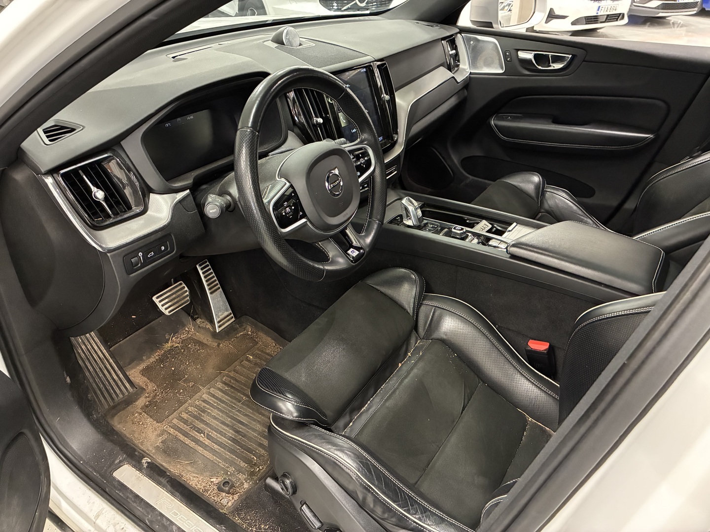 VOLVO XC60 2018