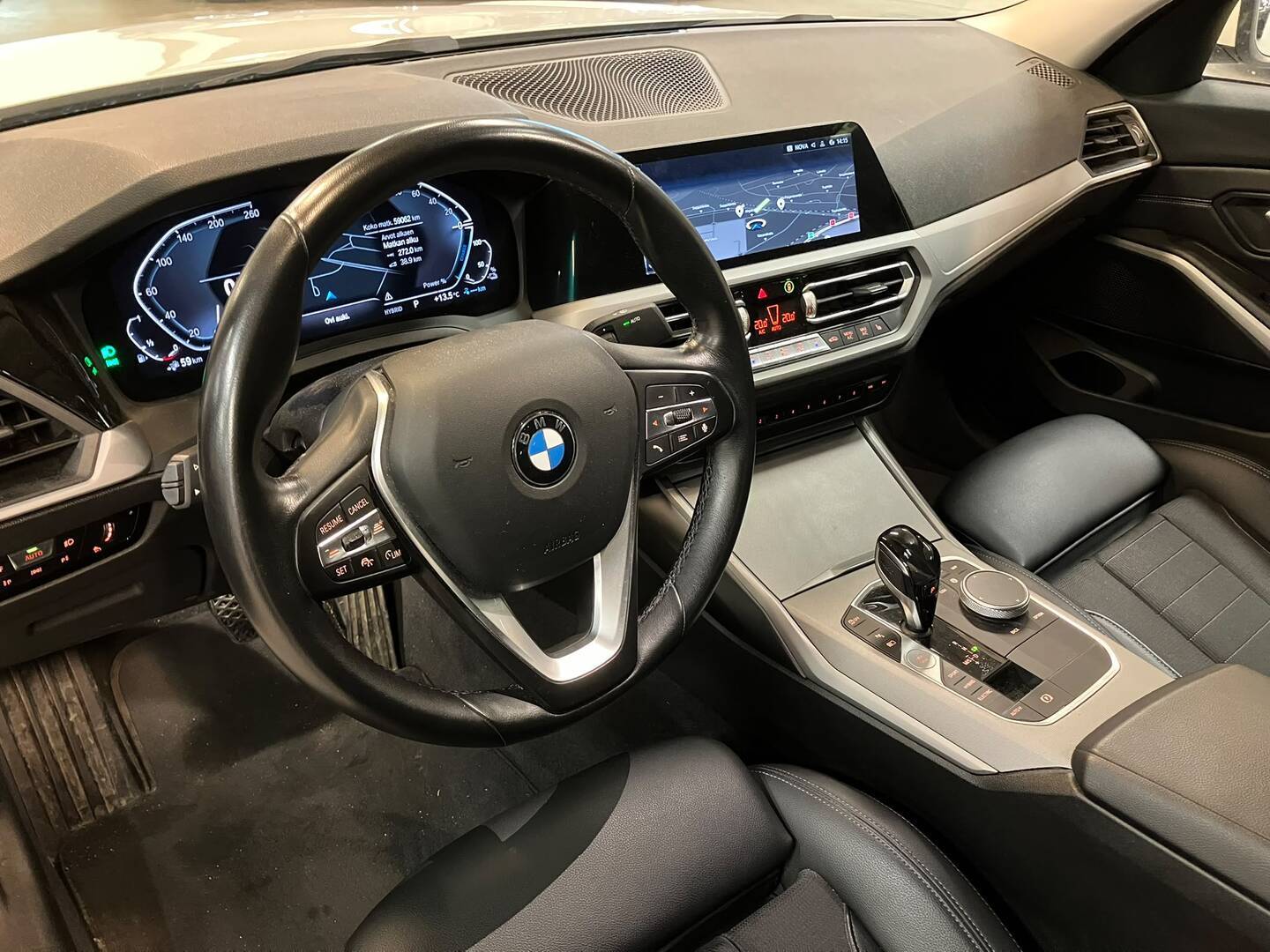 BMW 330 2020