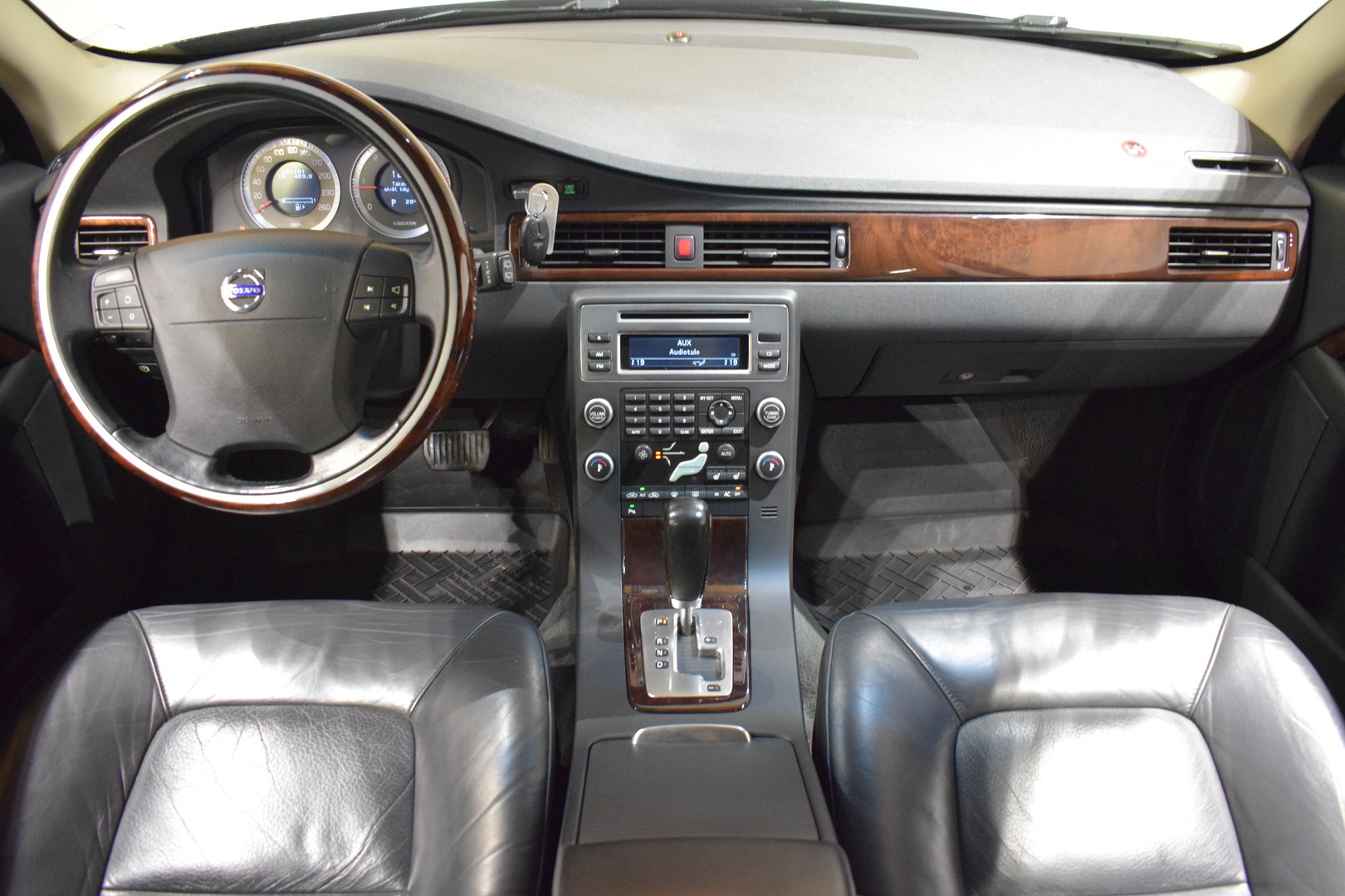 VOLVO V70 2008