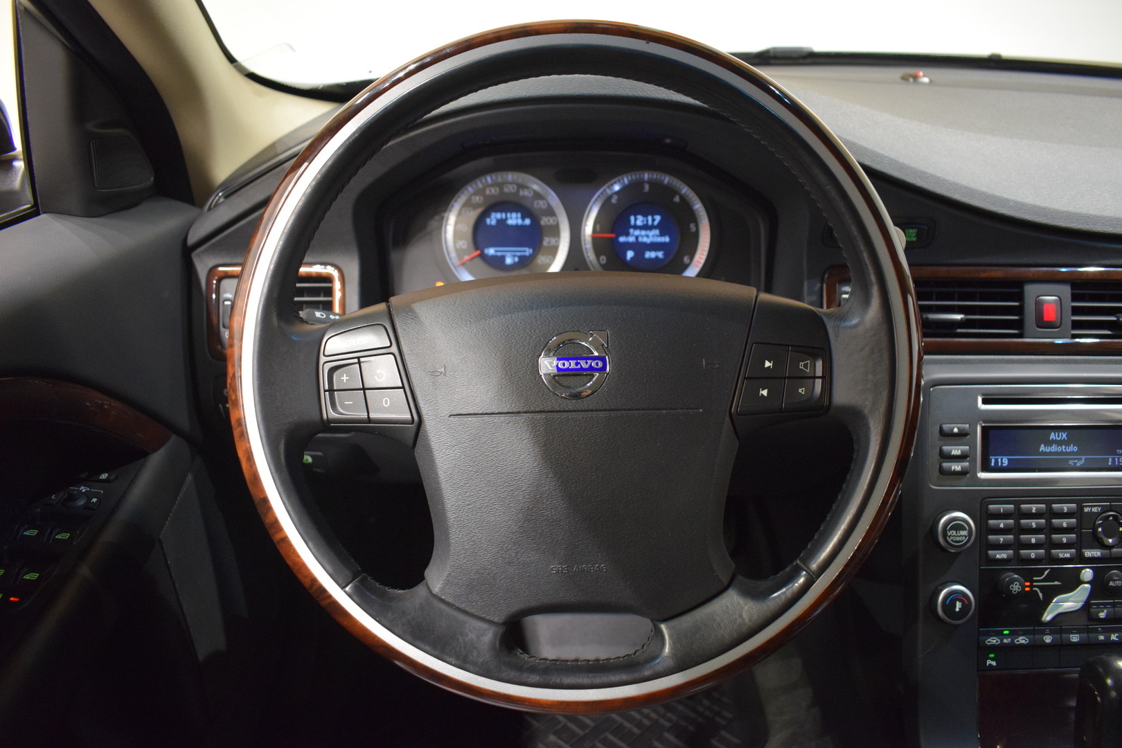 VOLVO V70 2008