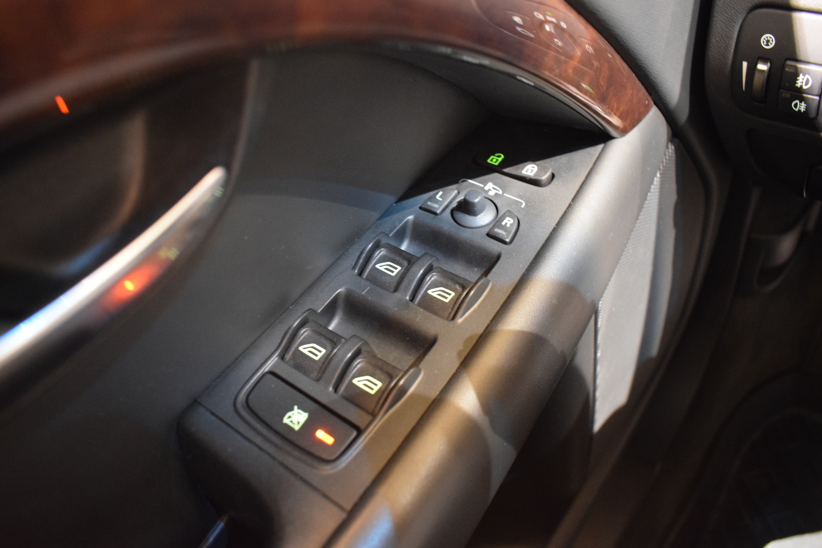 VOLVO V70 2008