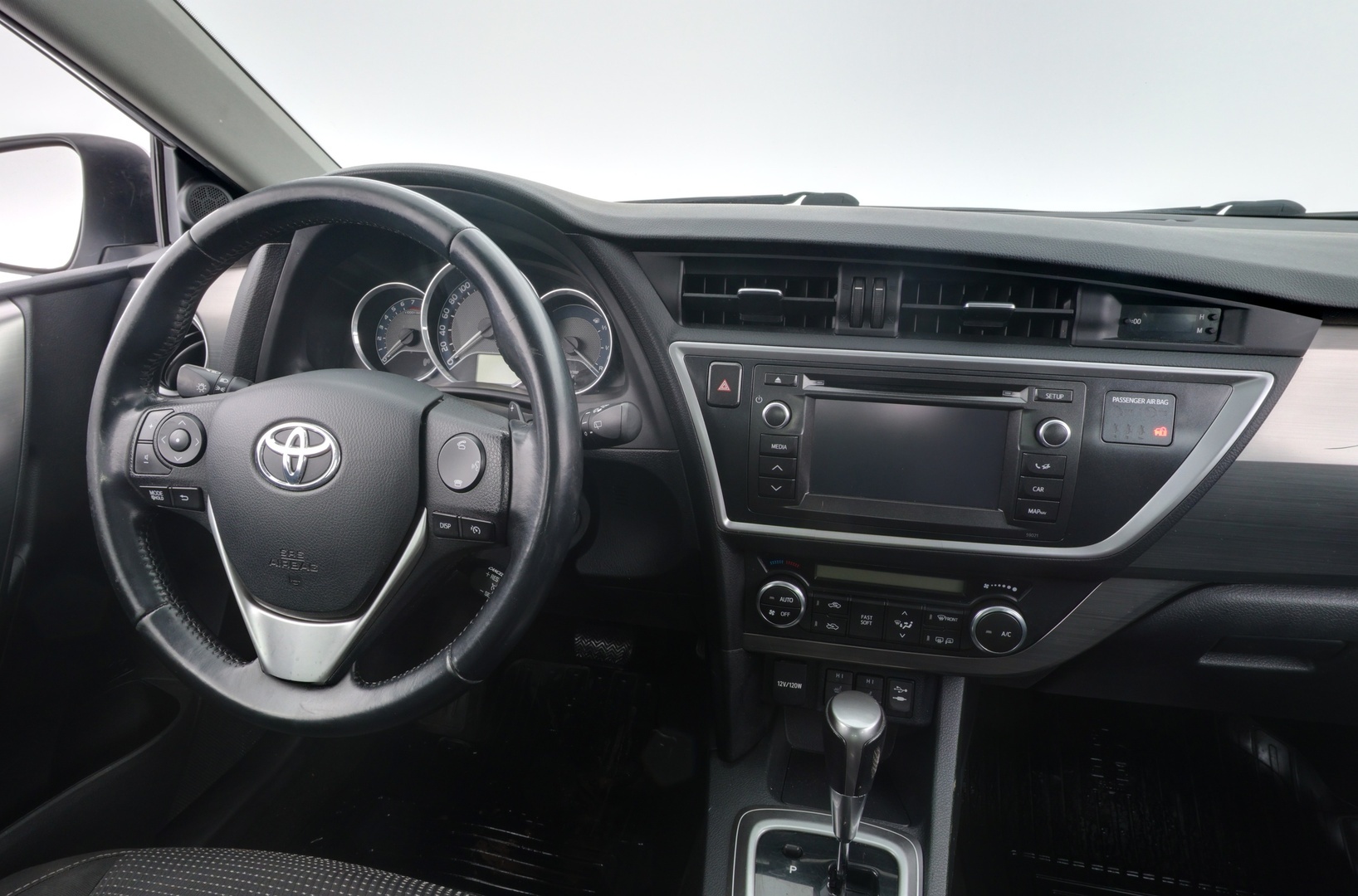 TOYOTA Auris 2014