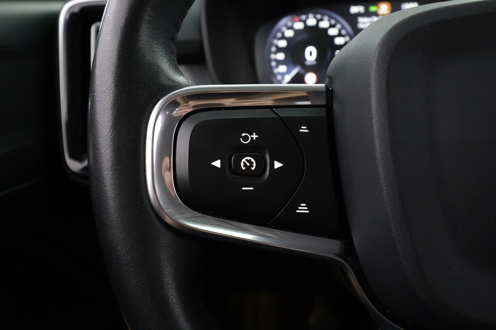 VOLVO XC40 2019