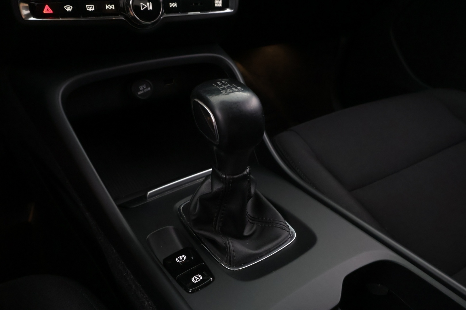 VOLVO XC40 2019