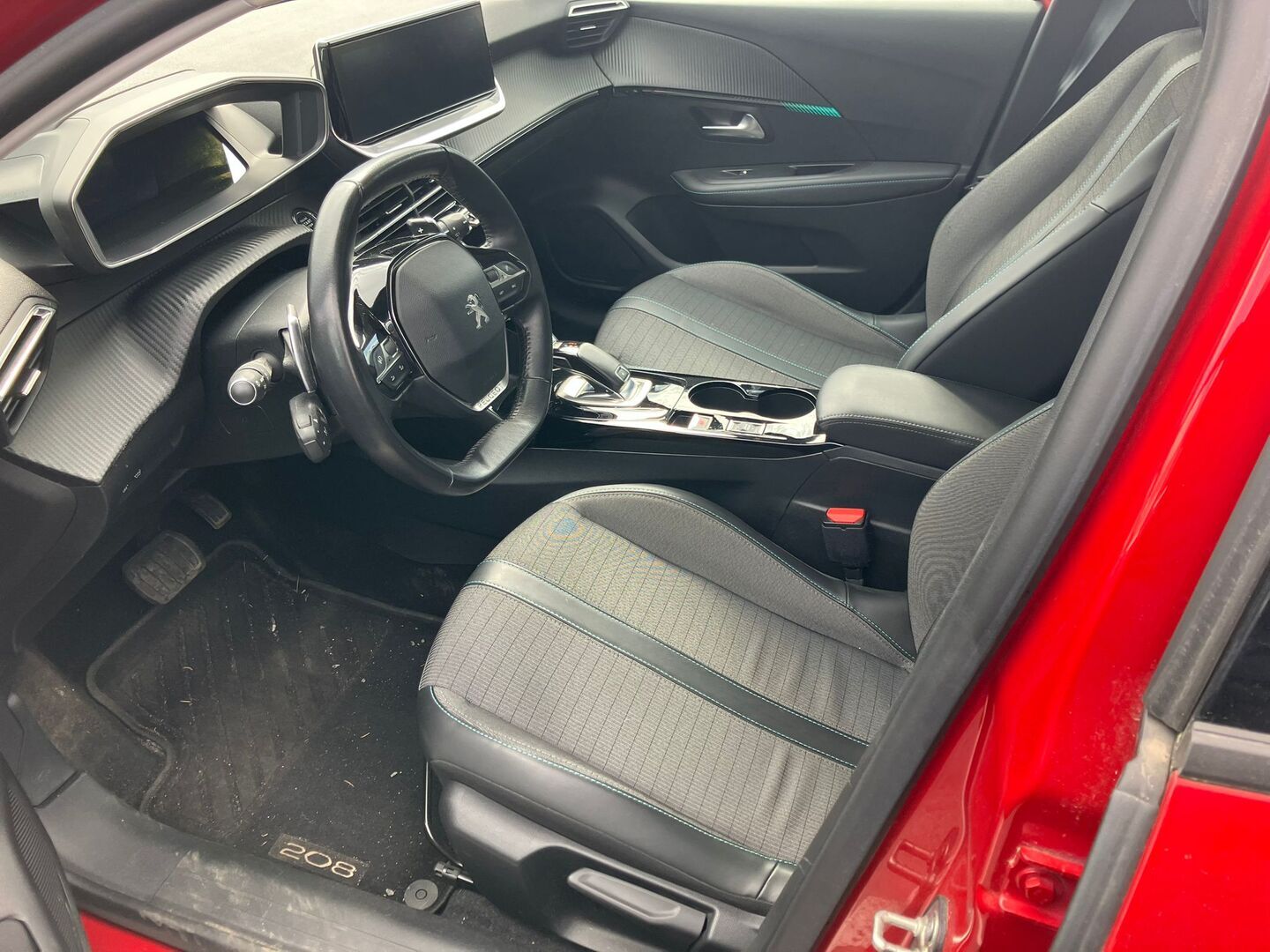 PEUGEOT 208 2020
