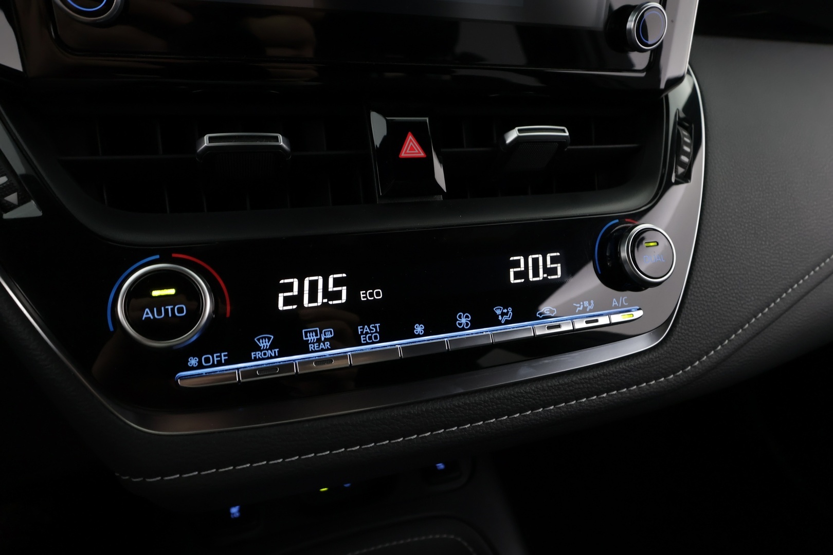 SUZUKI Swace 2021