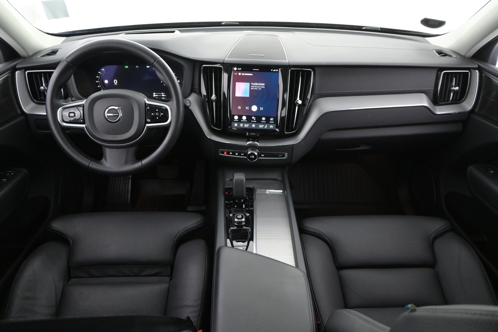 VOLVO XC60 2023