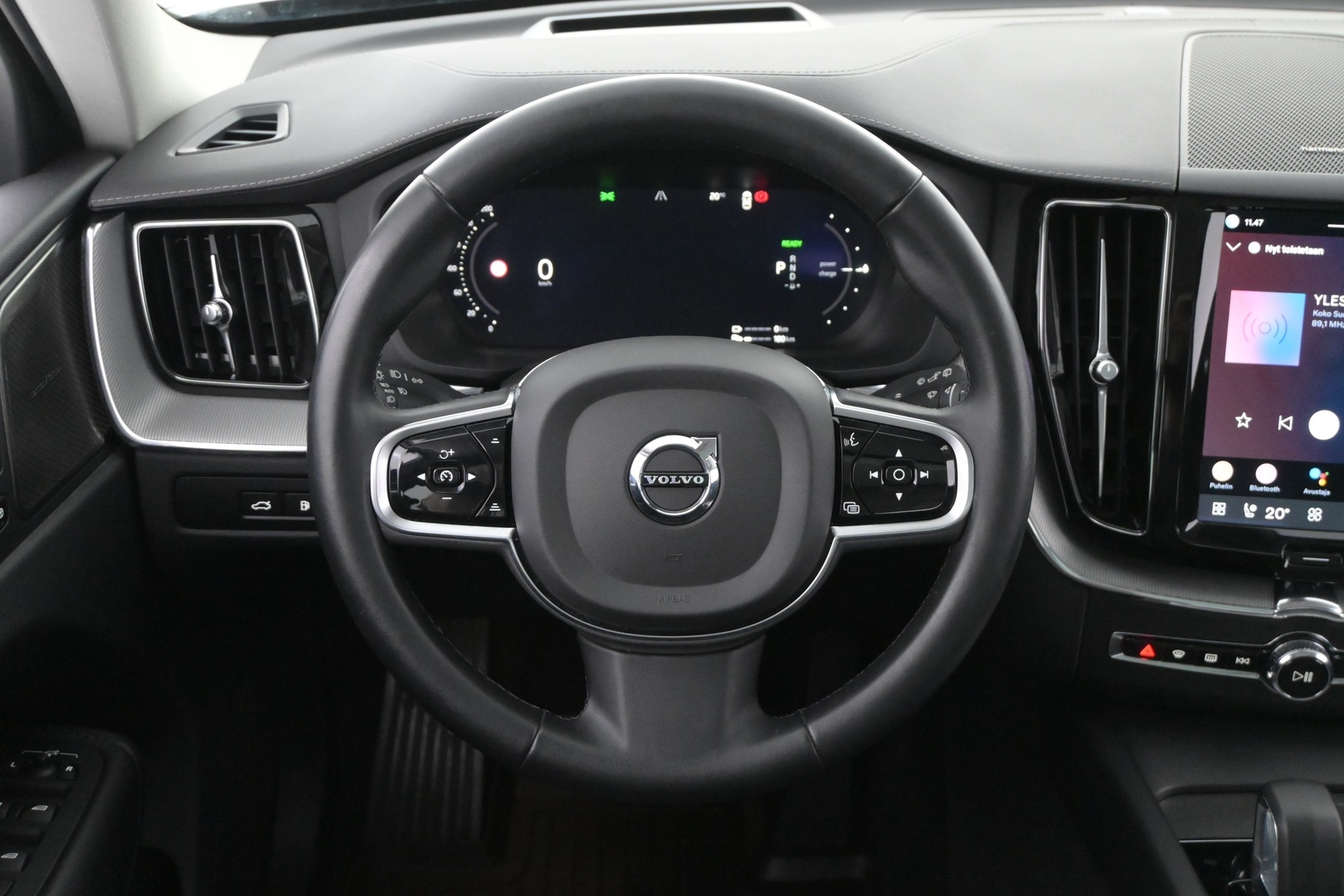 VOLVO XC60 2023