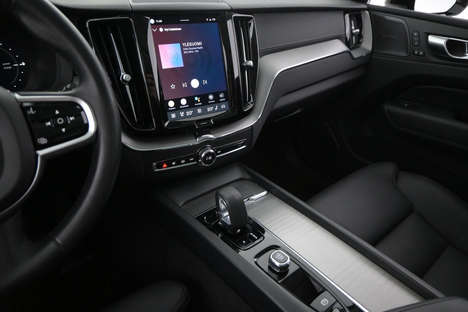 VOLVO XC60 2023