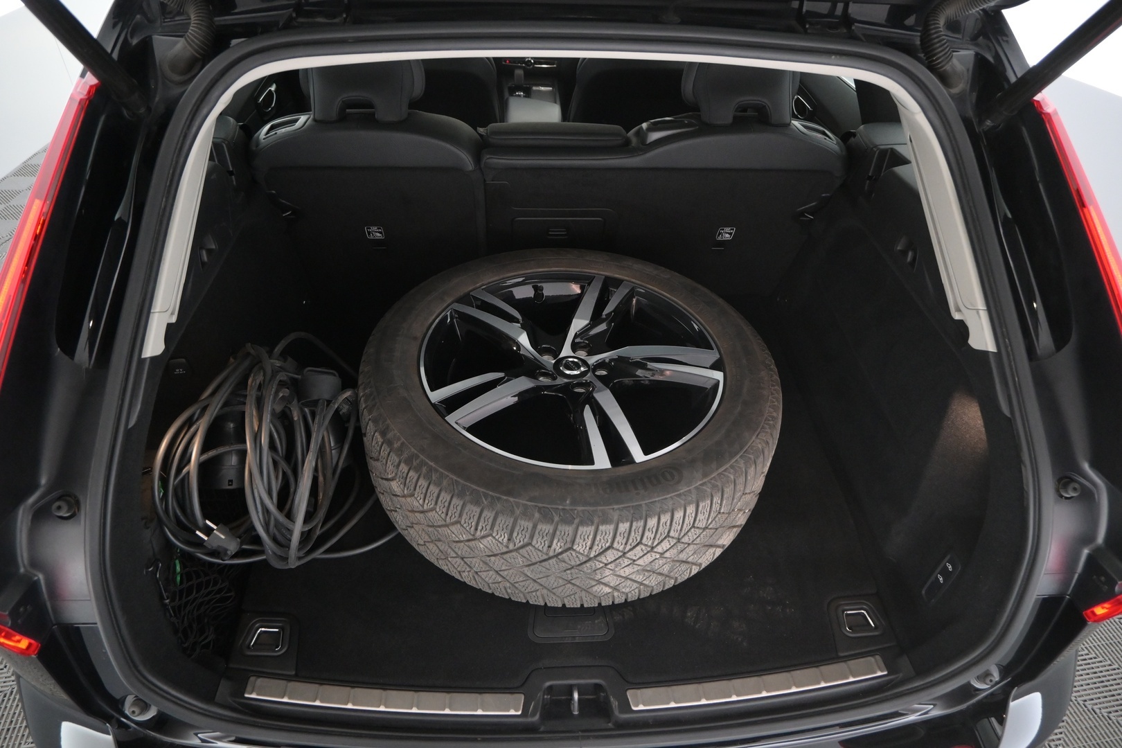 VOLVO XC60 2023