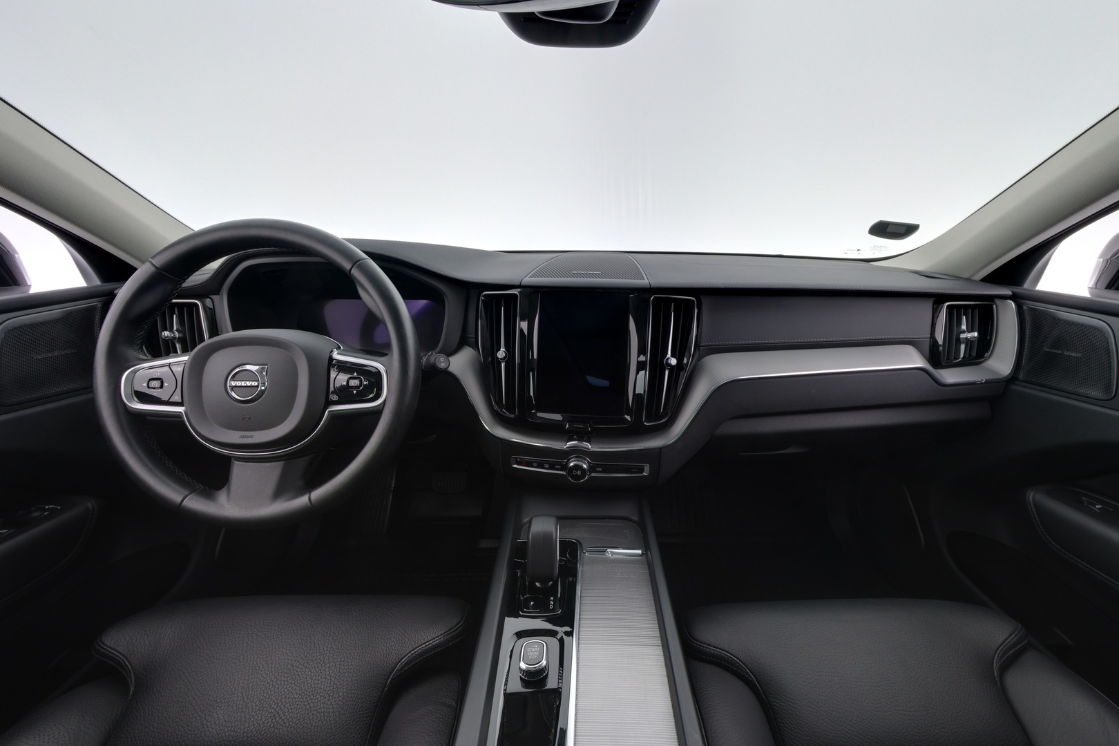 VOLVO XC60 2023