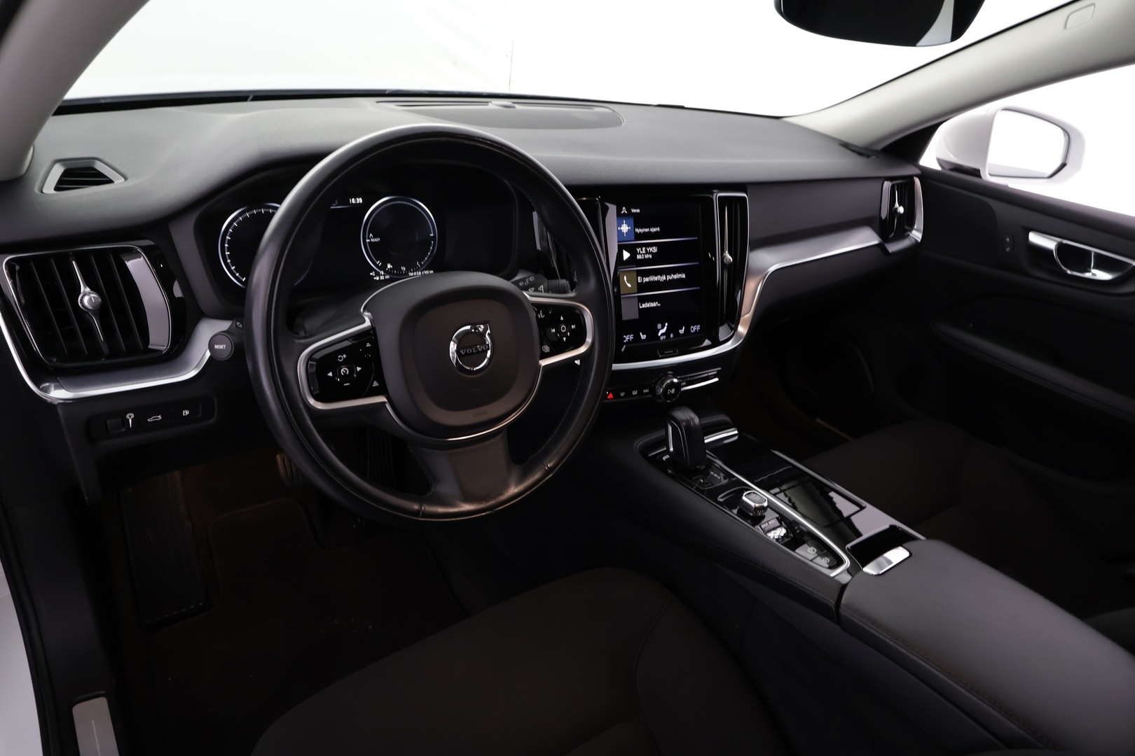 VOLVO V60 2021