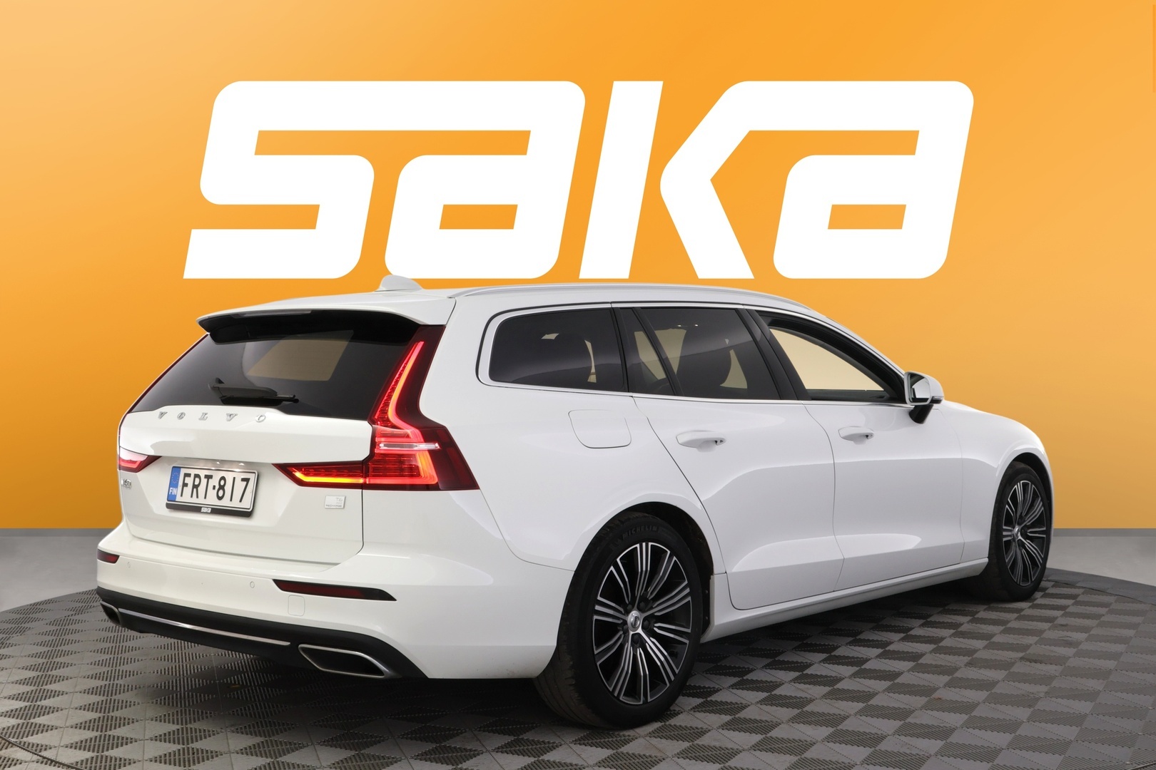 VOLVO V60 2021