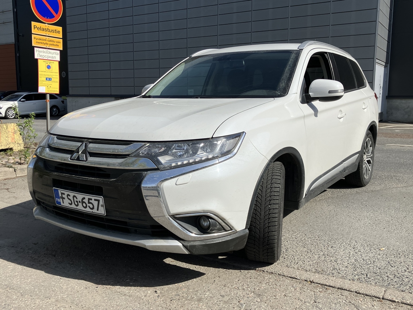 MITSUBISHI Outlander 2016