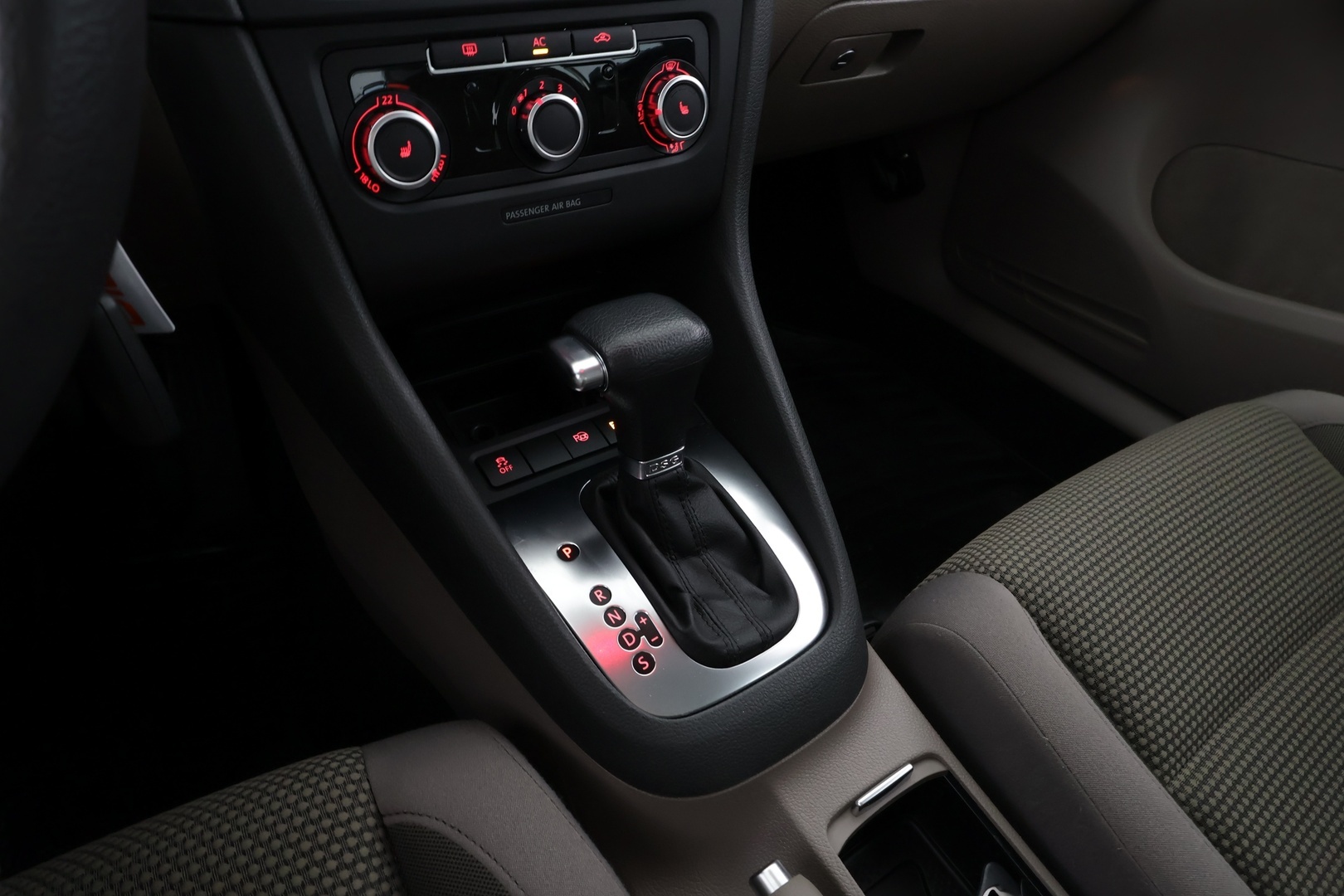 VOLKSWAGEN Golf 2011