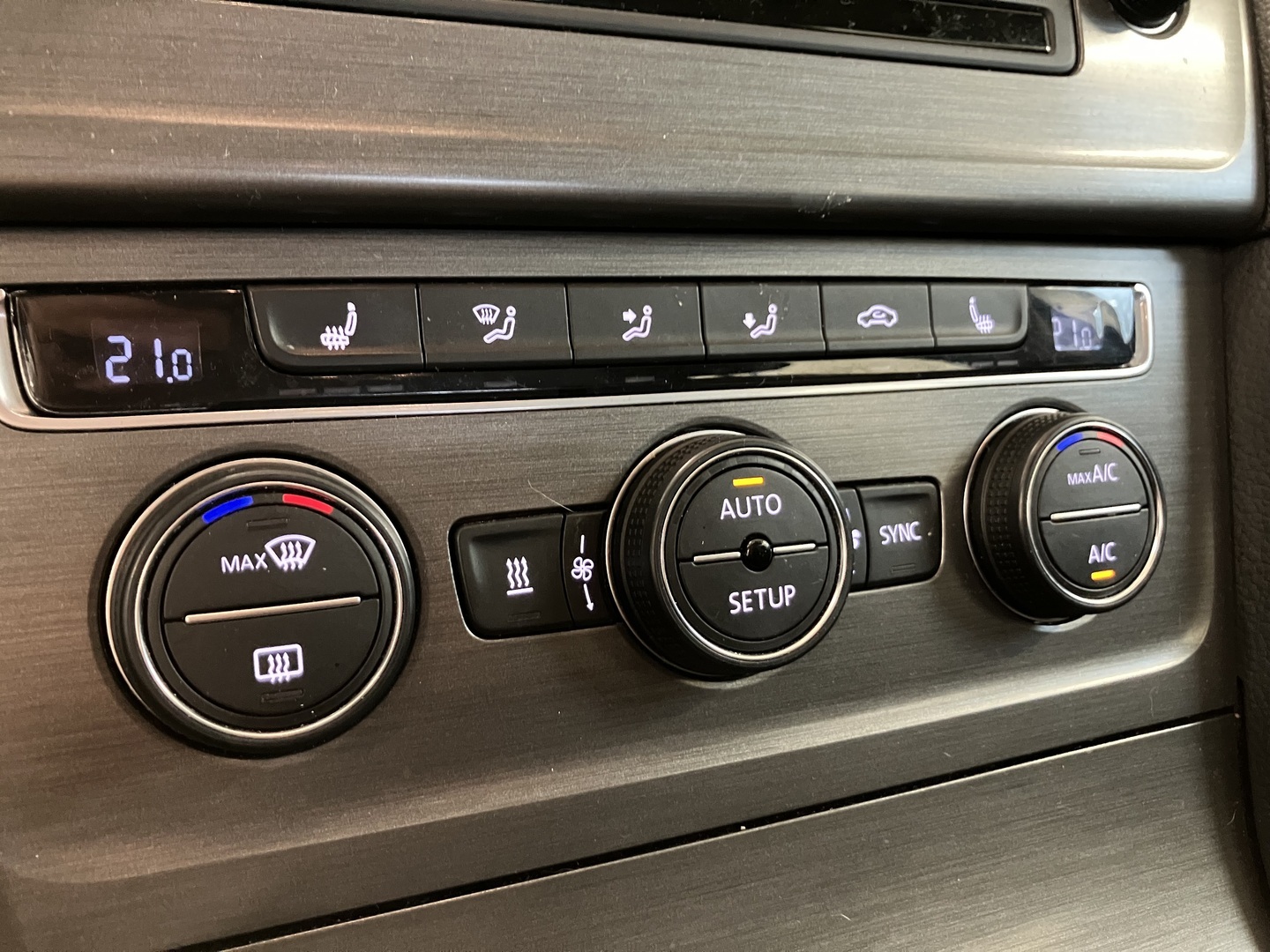 VOLKSWAGEN Golf 2013