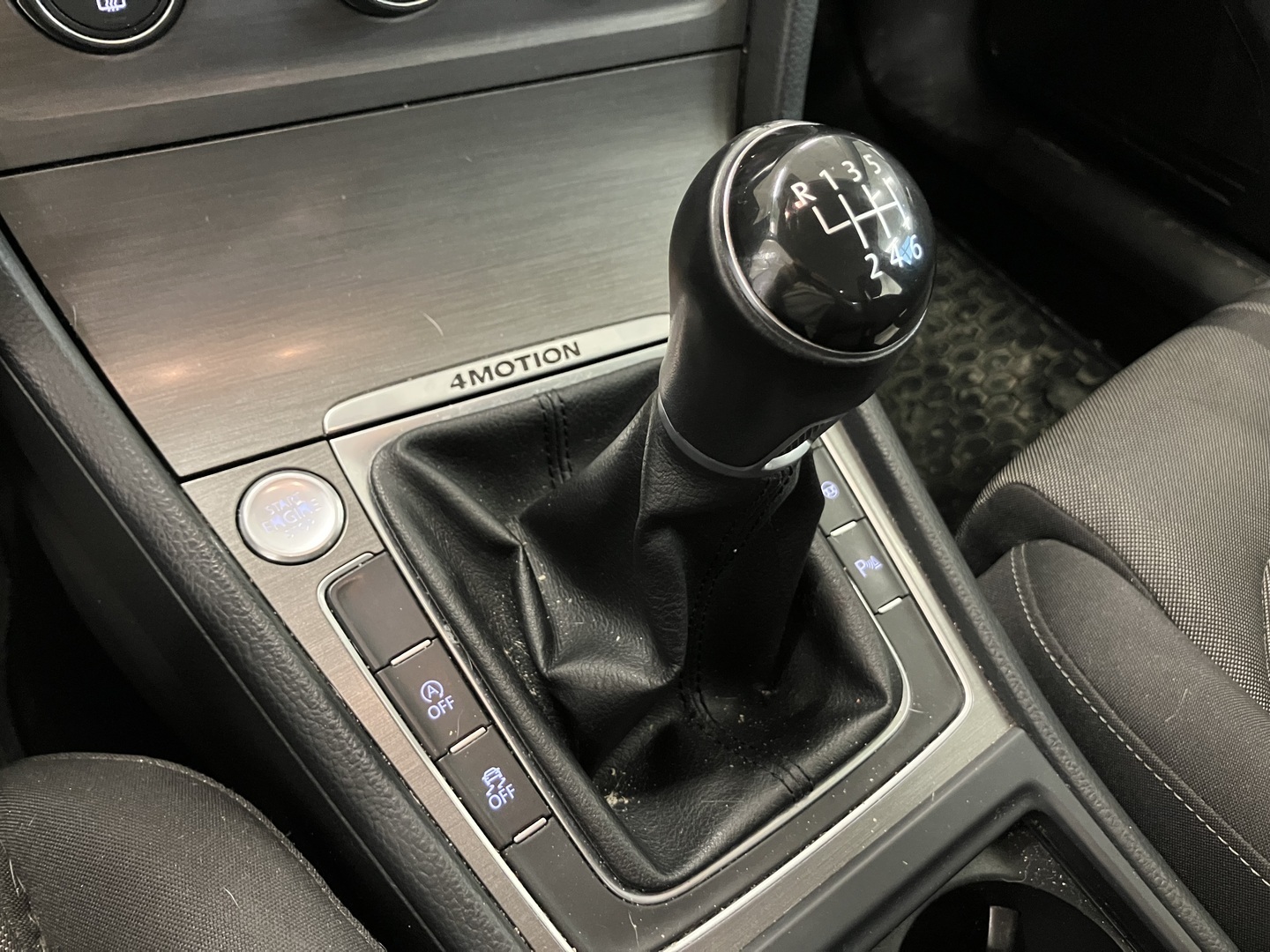 VOLKSWAGEN Golf 2013