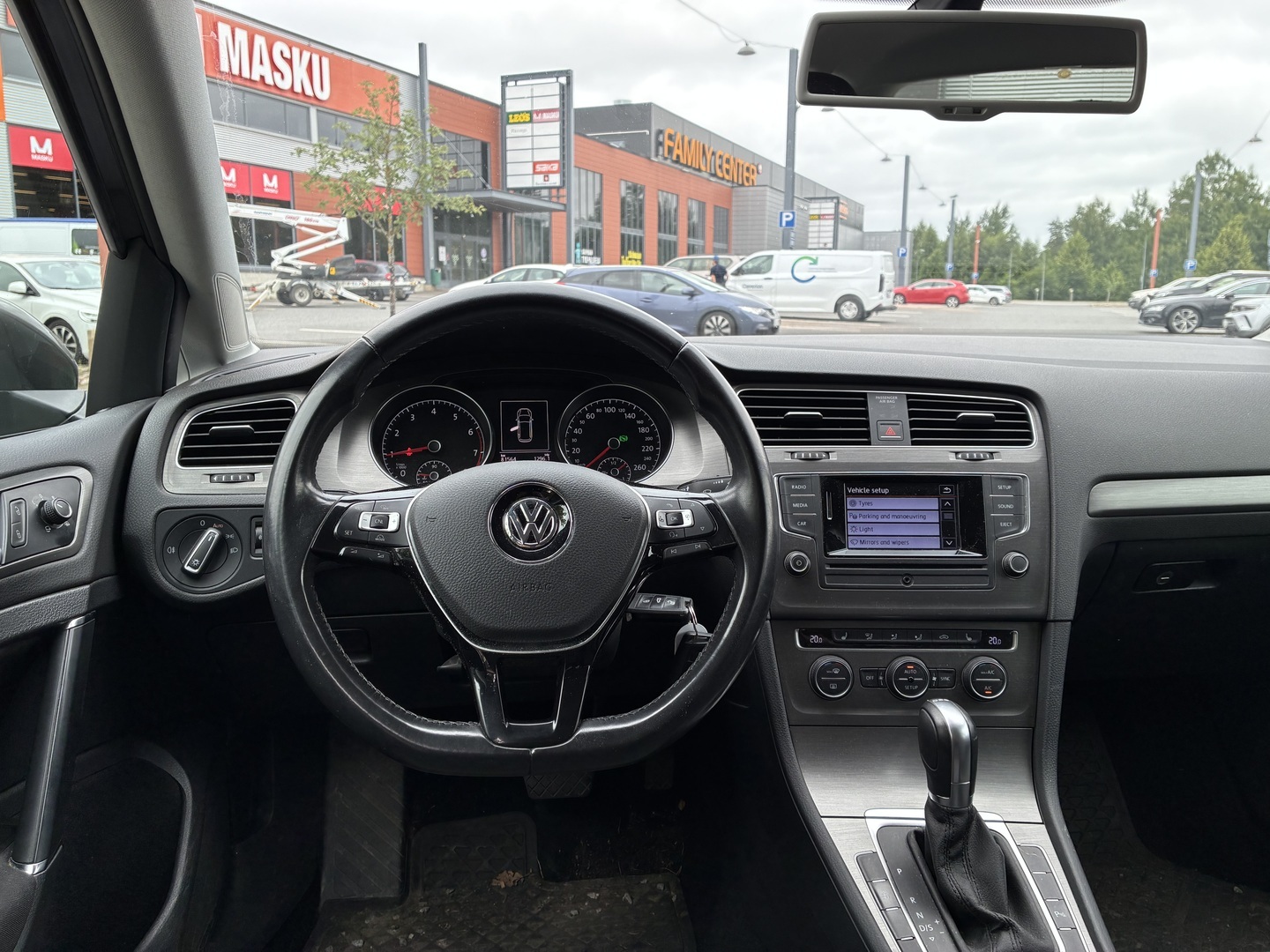 VOLKSWAGEN Golf 2014